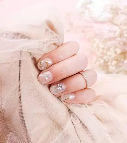 nail
